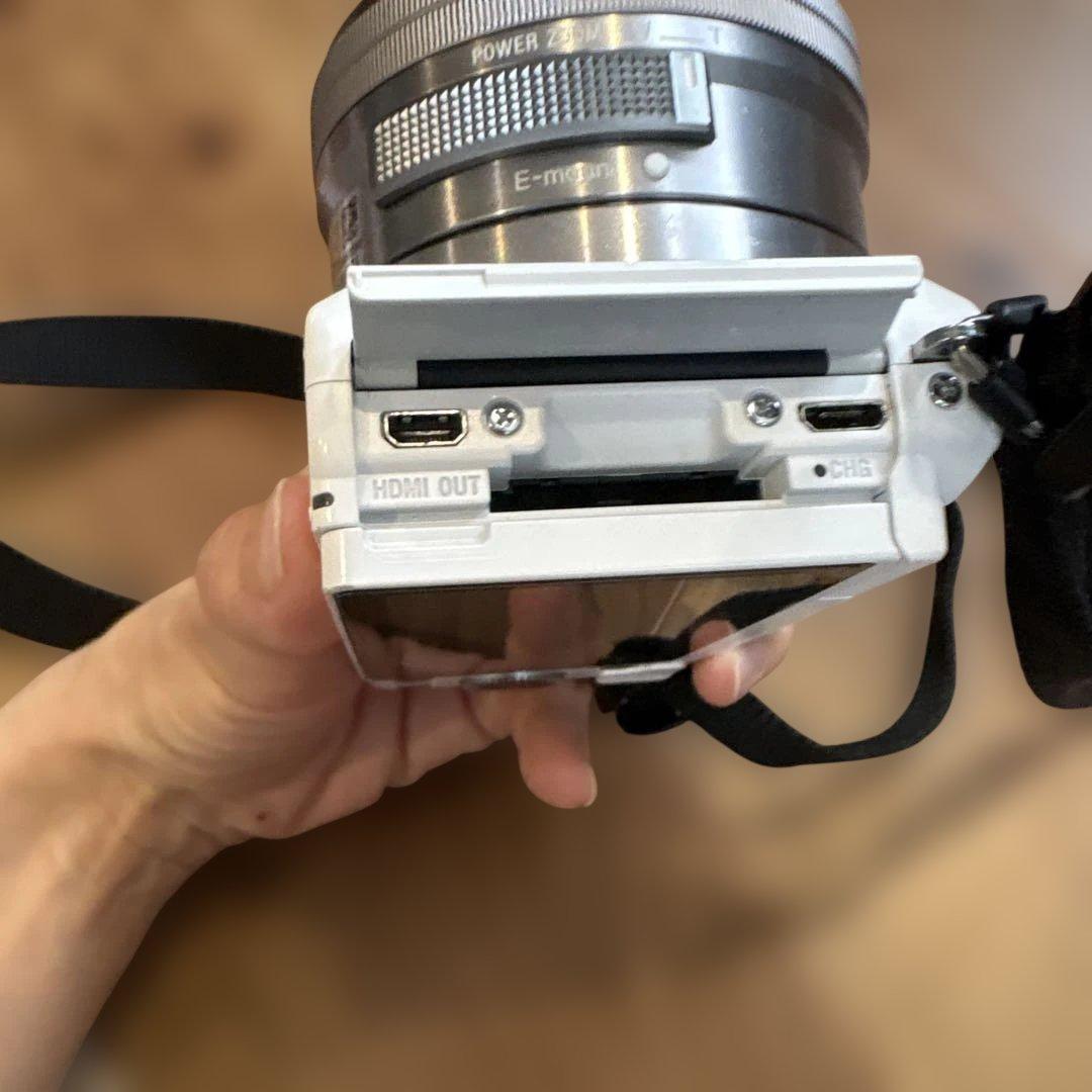 【美品】SONY α5000 ミラーレス一眼 カメラ　望遠レンズ付き　説明書付き