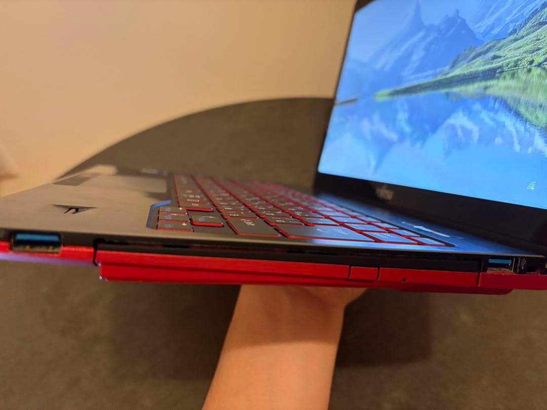 富士通 LIFEBOOK SH90／サテンレッド 〔Windows 10〕