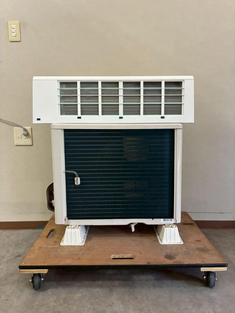 2181 東芝【RAS-H221E9P (W)】2021年 6畳 エアコン 中古