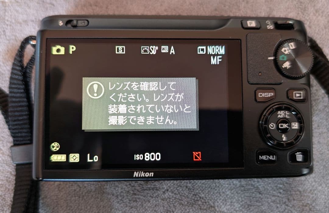 Nikon J1 ミラーレスカメラ (充電器、バッテリー付)