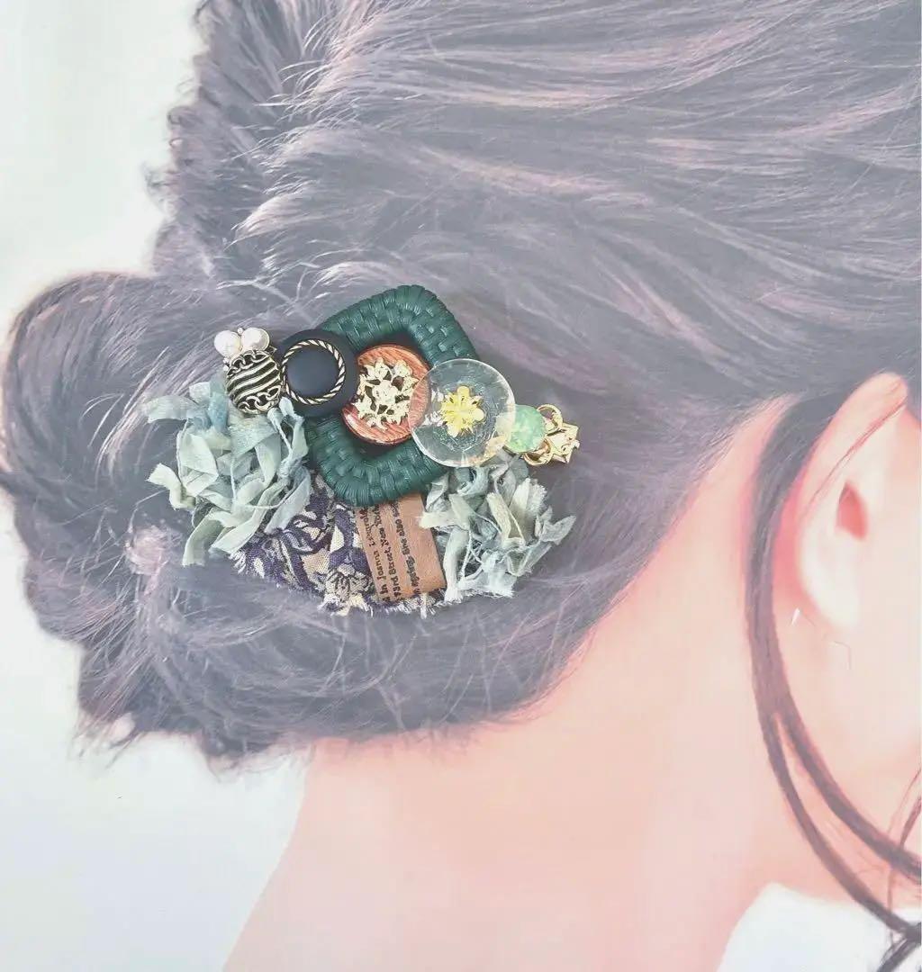 no.201 ハンドメイド✩ラタン風パーツのボタニカルヴィンテージヘアクリップ✩