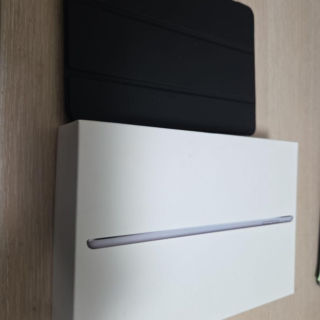iPad Mini ４　ブラックカバー付き