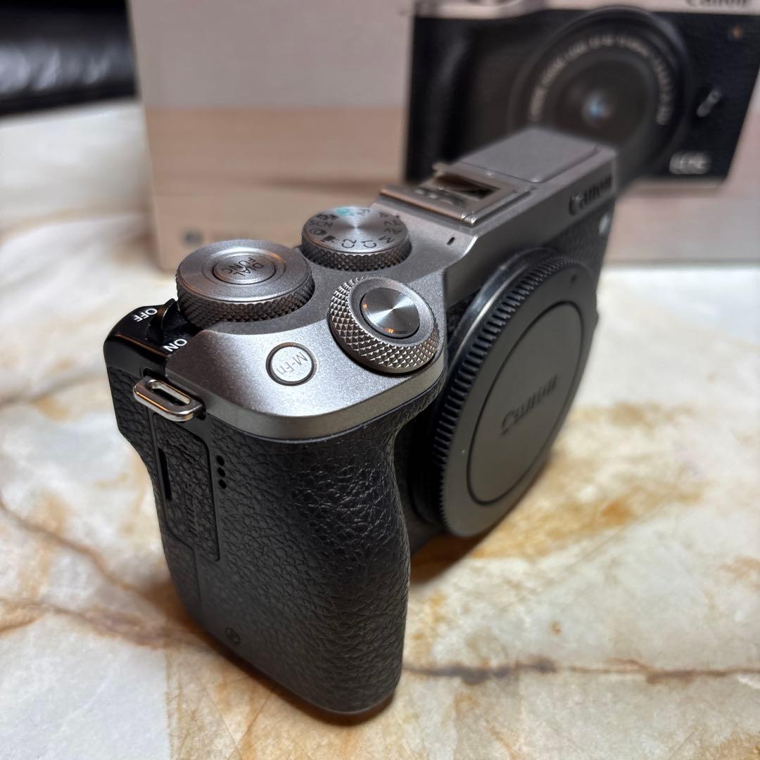 Canon EOS M6 Mark II ズームレンズキット