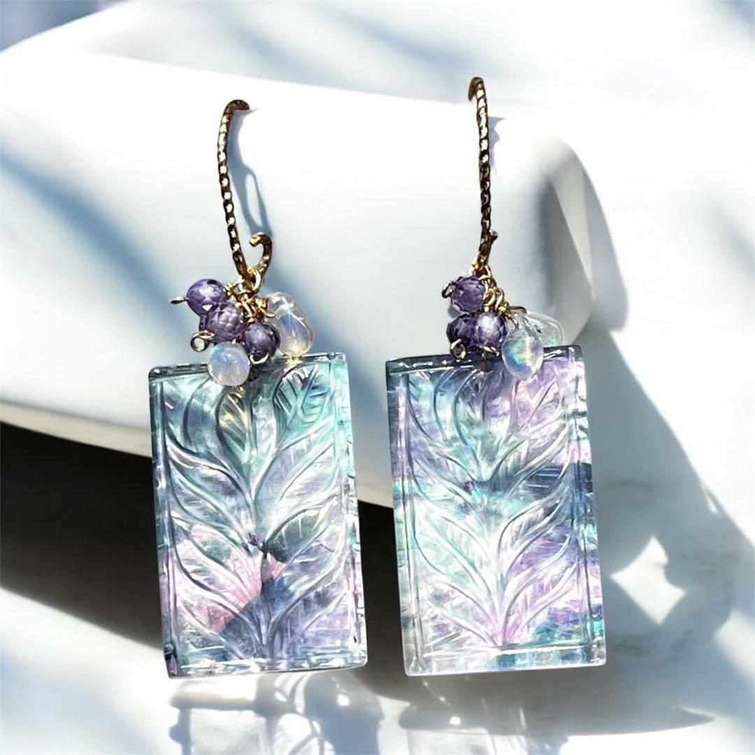 ラピス✖️マザオパ✖️水晶ヘリコニアLeafカービングピアス です