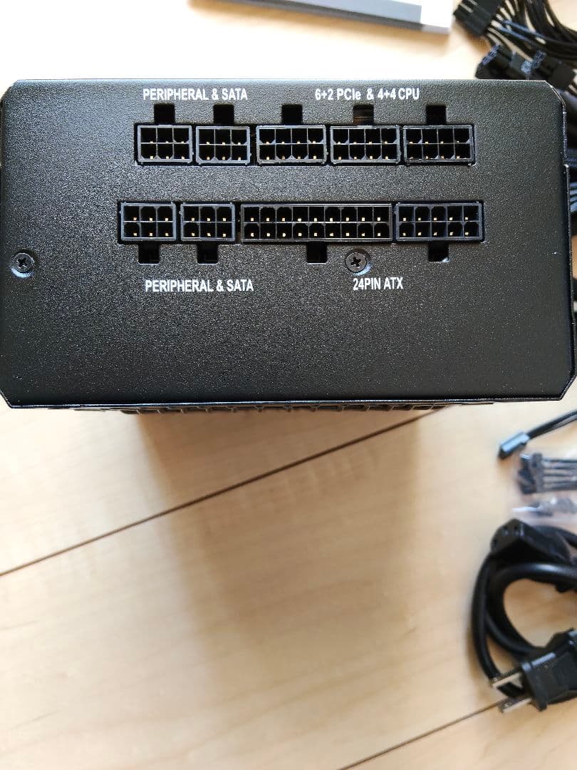 CORSAIR RM650X　電源ユニット
