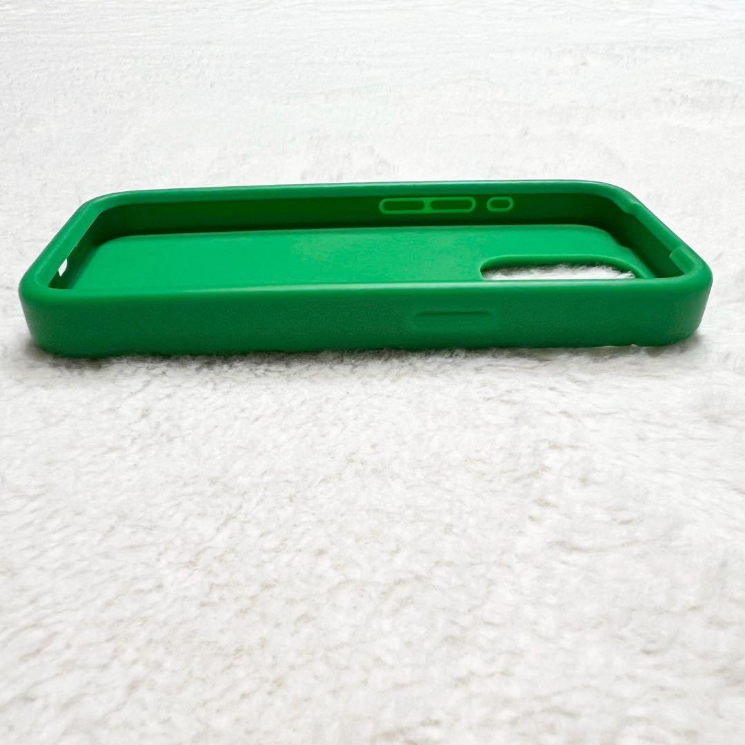 BOTTEGA VENETA iPhone 15 pro ケース シリコン　緑