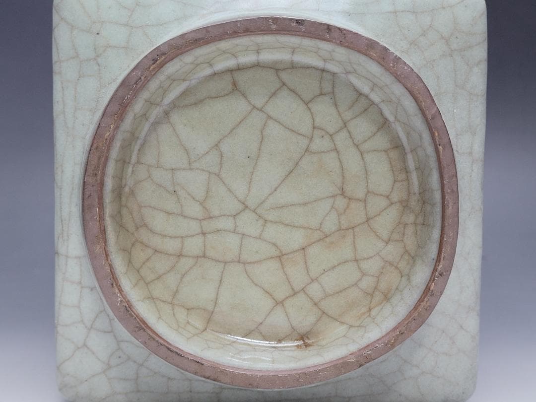 青磁 陽刻八卦文 四角花瓶 宋元時代 高さ約21.9cm