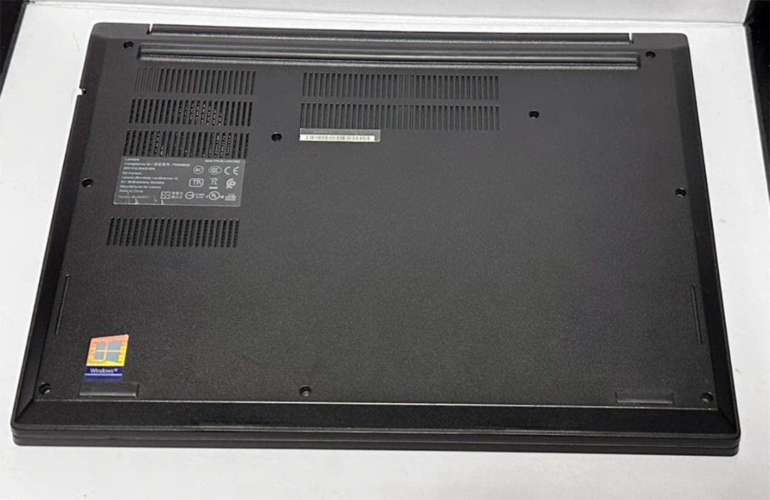 Lenovo ThinkPad E490 ジャンク 通電OK 8世代 i5