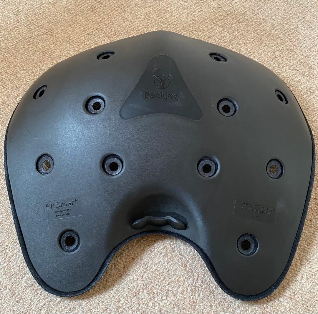 バックジョイ　メディコアリリーフ LUX レギュラーサイズ　BackJoy 黒