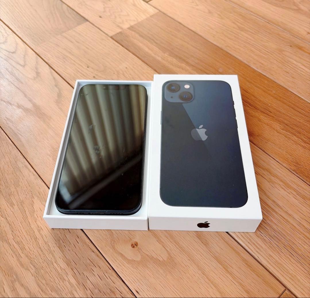 Apple iPhone 13 ブラック 本体 充電ケーブル・イヤフォン付き