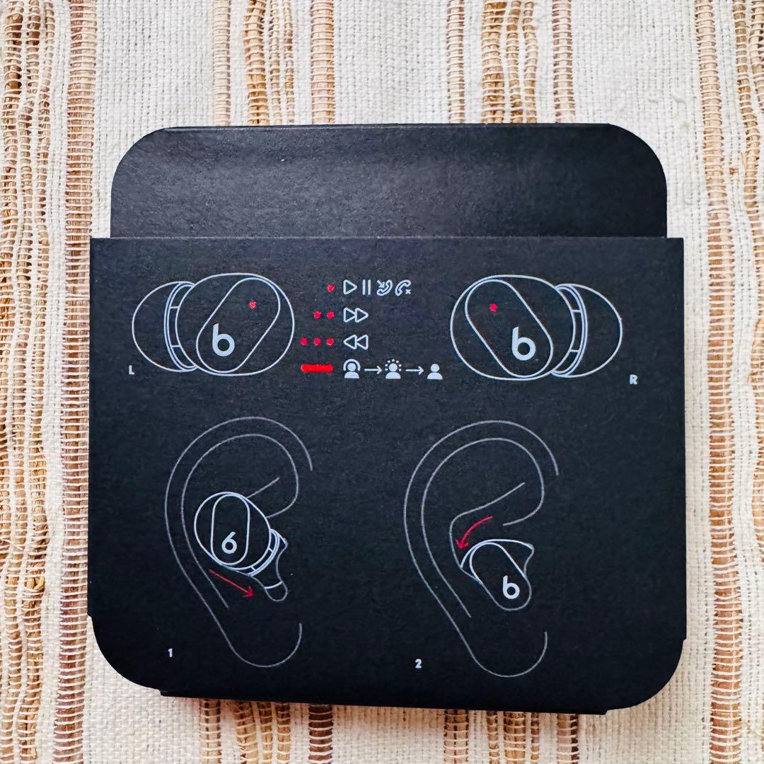 【beats】ワイヤレスイヤホン ①