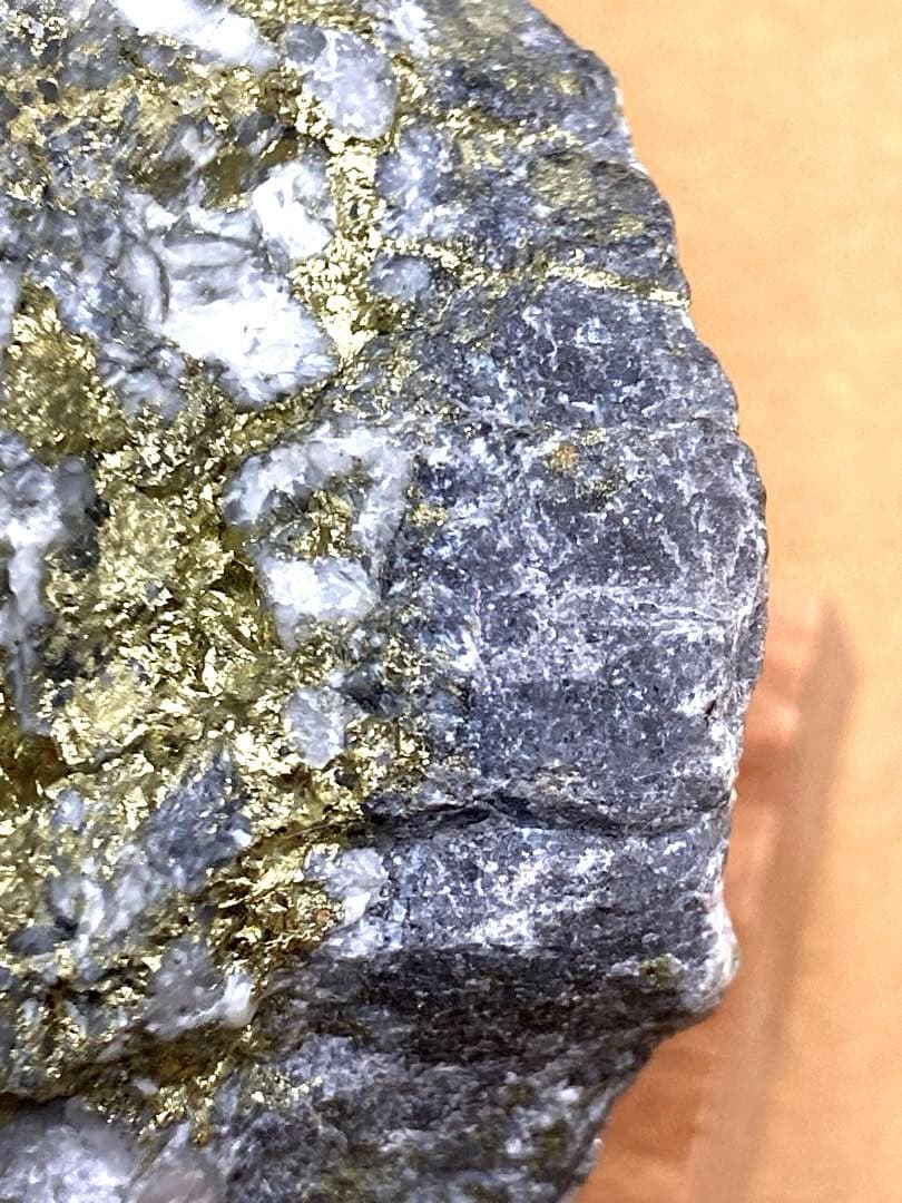 金鉱石　鉱物標本　鉱物　金