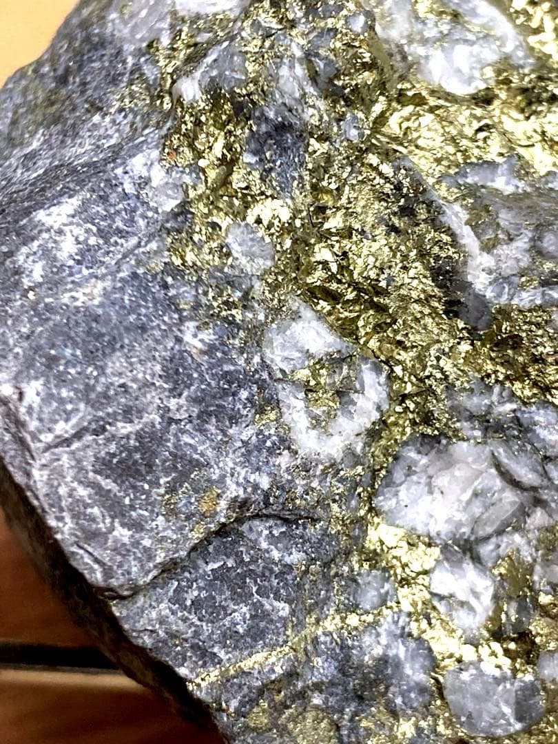 金鉱石　鉱物標本　鉱物　金
