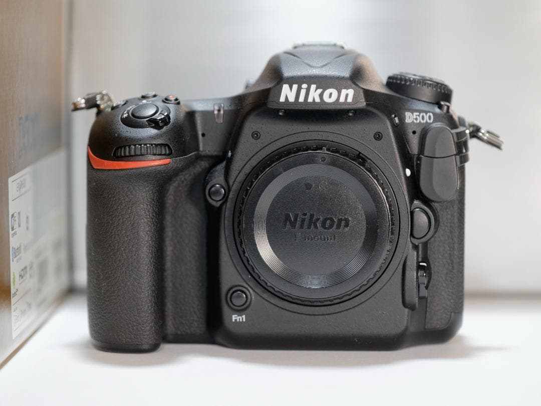 【撮影枚数 16466枚】Nikon D500 ボディ 付属品あり 薄傷あり