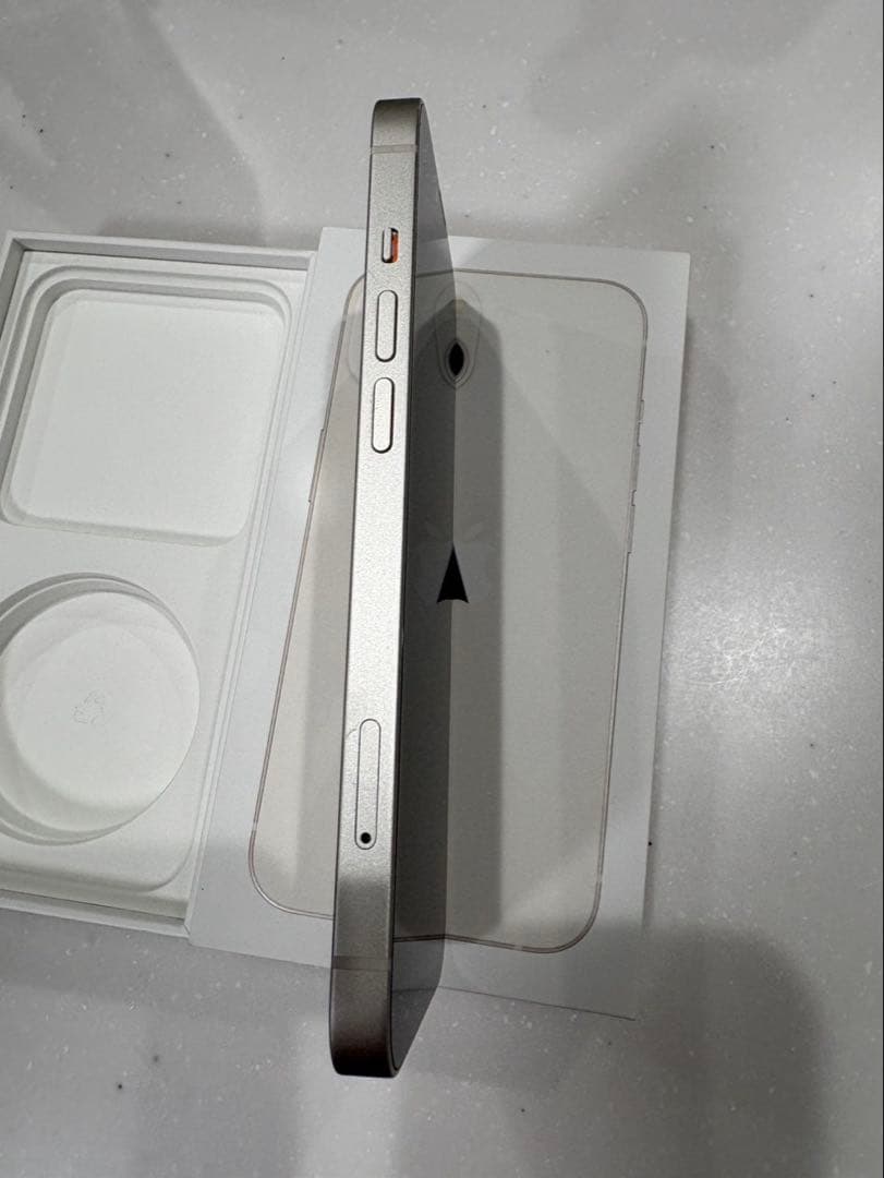 iPhone 13 ホワイト 128GB 本体　美品