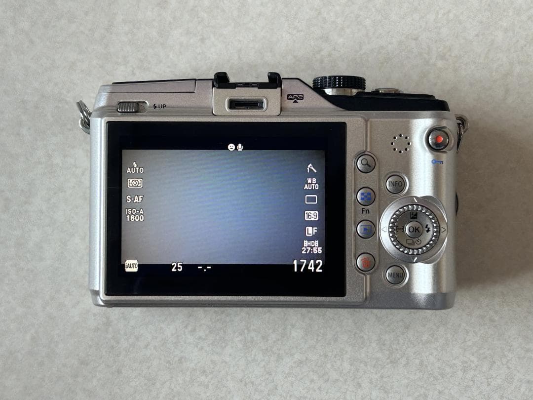 OLYMPUS PEN Lite E‑PL2 動作品（手ぶれ補正不良）