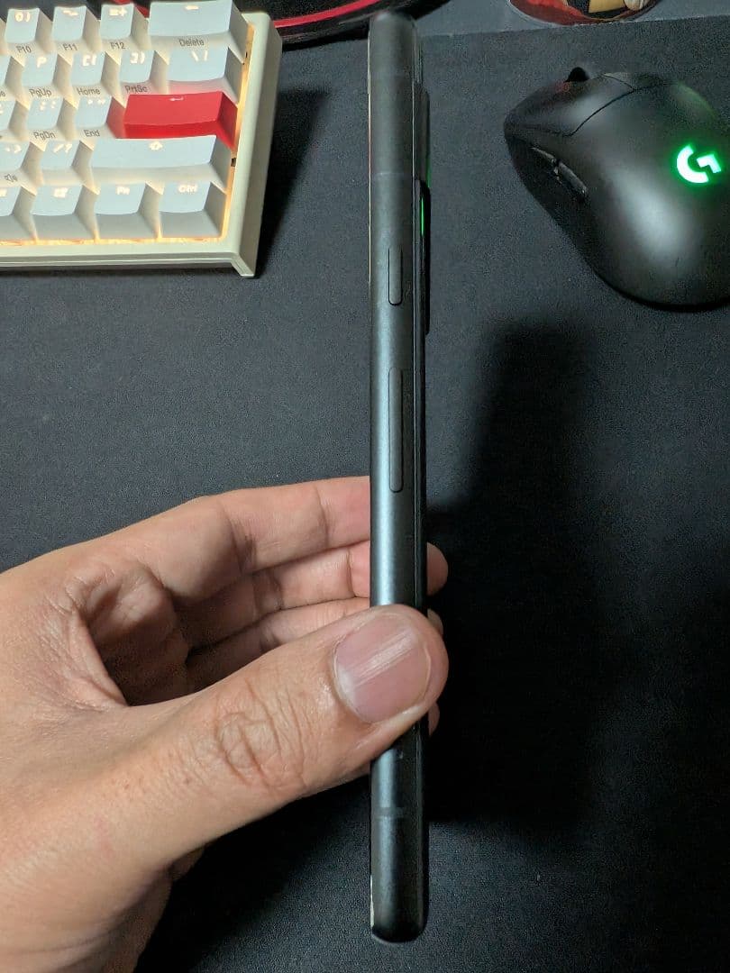Google Pixel7a 動作不具合なし ちょいヒビ有り