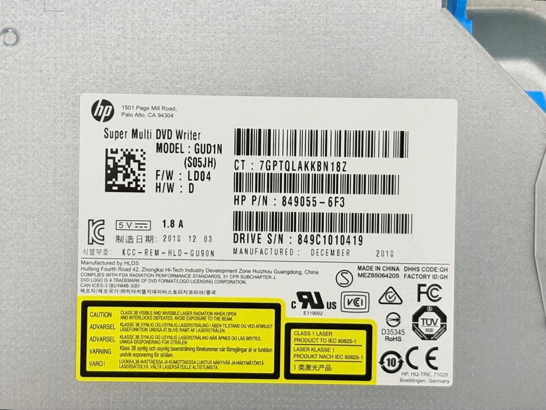 ベアボーン状態のHP Z2 SFF G4 (Xeon E-2174G搭載)