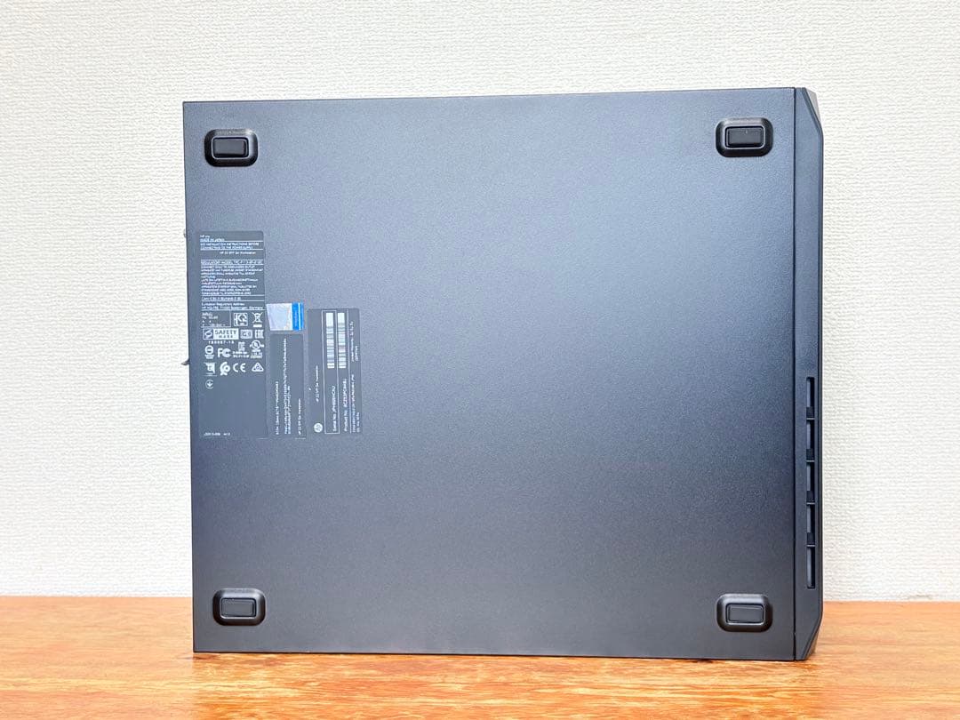 ベアボーン状態のHP Z2 SFF G4 (Xeon E-2174G搭載)