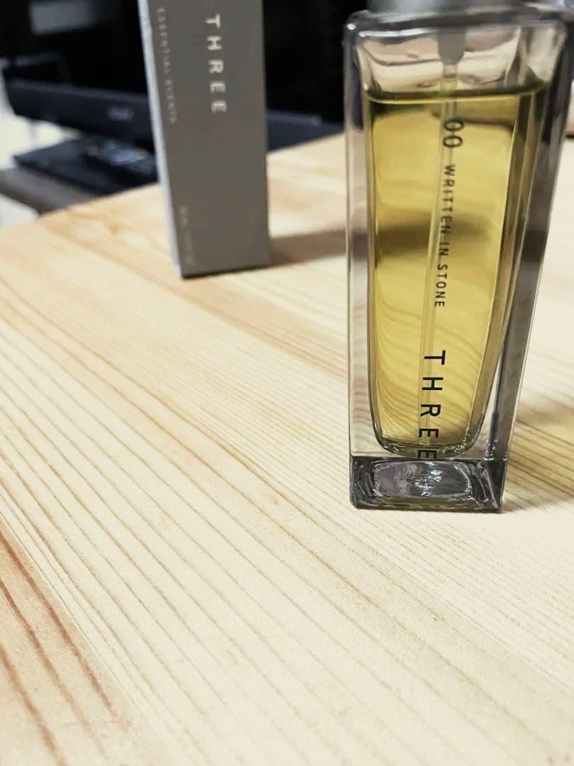 THREE エッセンシャルセンツ R 00 30ml