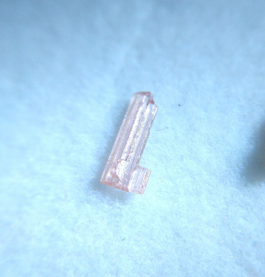 ヴェイリネナイト　超希少宝石鉱物標本