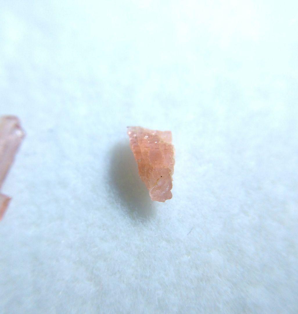 ヴェイリネナイト　超希少宝石鉱物標本