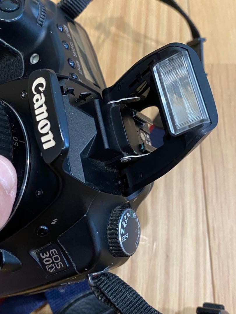 Canon EOS 30D デジタル一眼レフ EF 35-70 レンズ付　動作品
