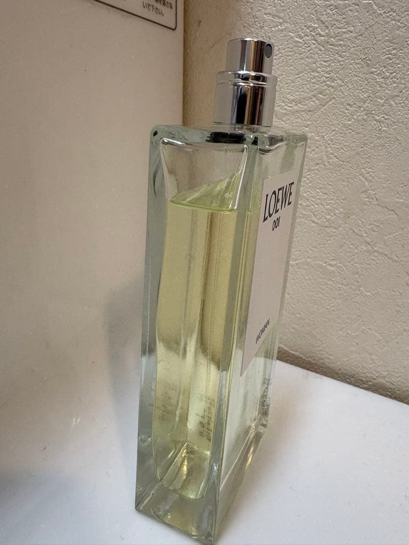 LOEWE 001 WOMAN 香水