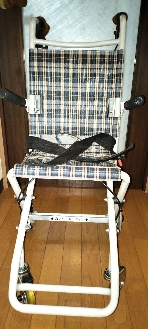 幸和製作所　テイコブ　アルミ製　コンパクト　車椅子　介助車　折りたたみ　BH01