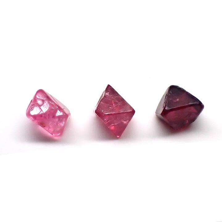 【ミャンマー(モゴック)産】スピネル結晶3色セット