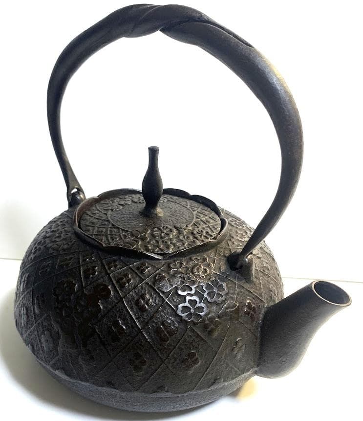 未使用品　真作保証　栞付　岩手県奥州 佐秋鋳造所 佐藤守巨造南部鉄瓶 南部鉄器