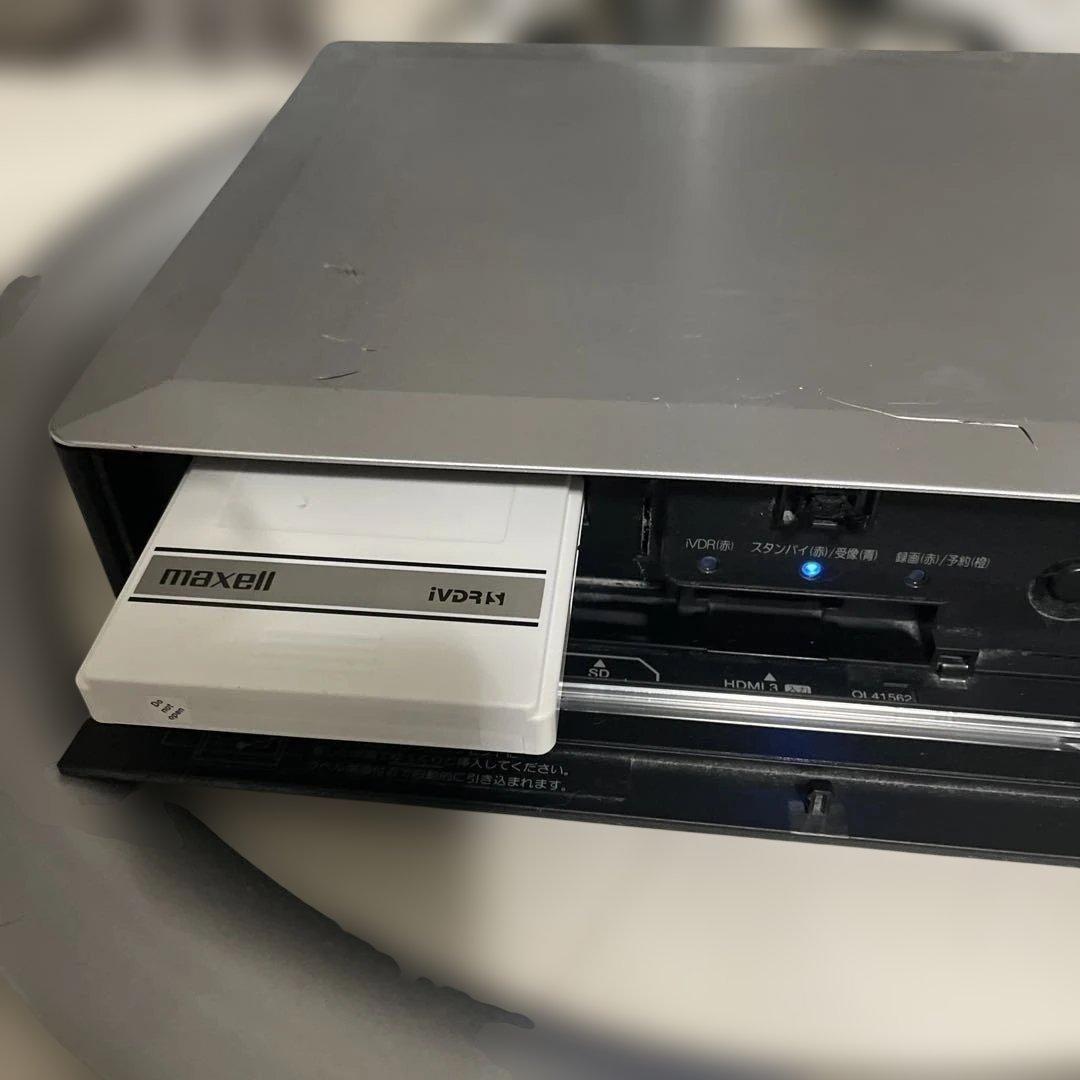 HITACHI Wooo テレビ　録画機能付き　テレビスタンド付き