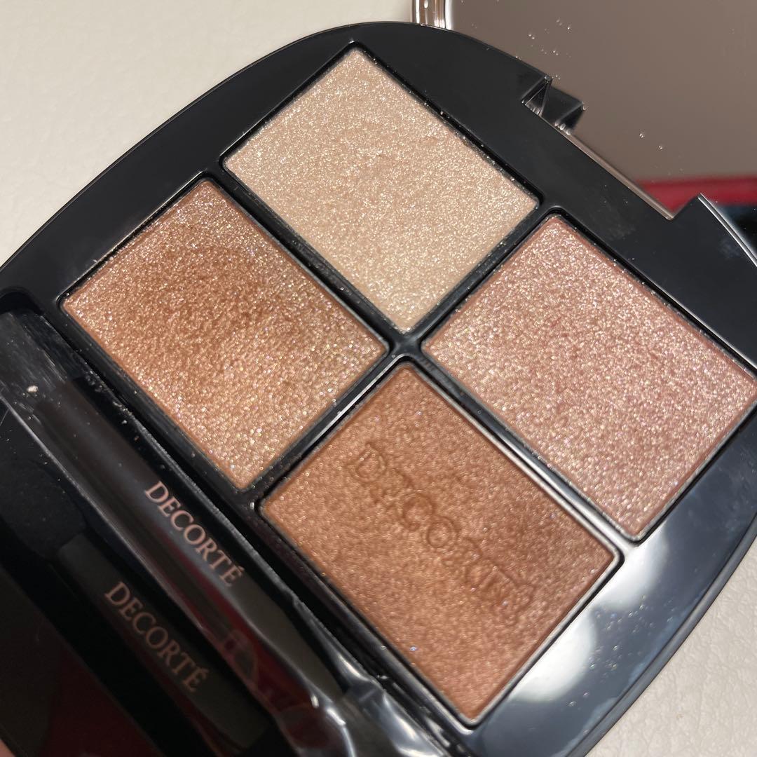 COSME DECORTE　スキンシャドウ 01 Rosy Brown