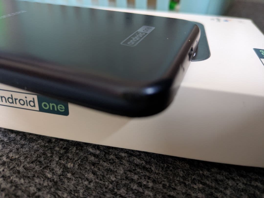 KYOCERA android one S10 本体