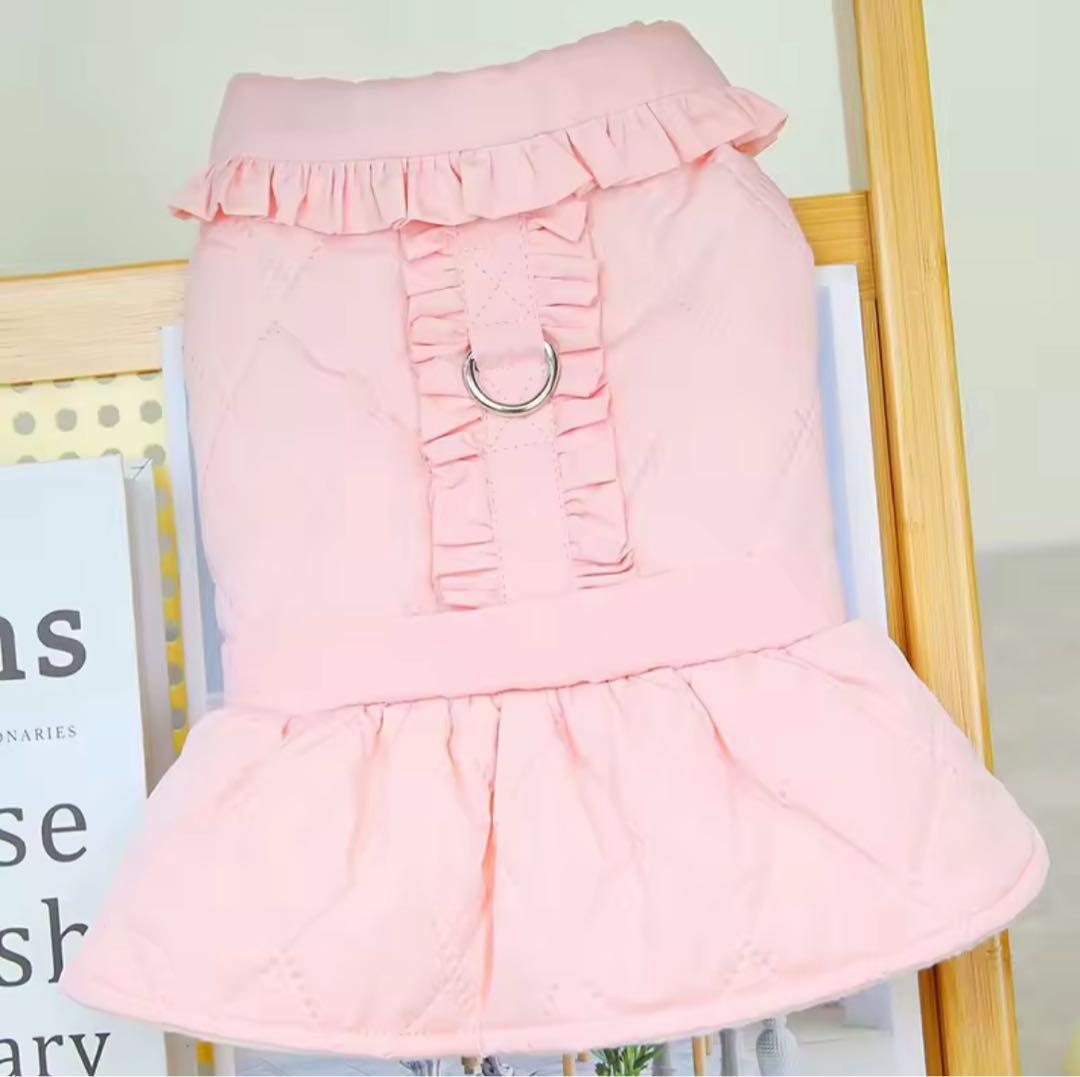 【新品】襟フリルキルティングコート《ピンクM》リード金具付き　犬服　防寒　裏ボア