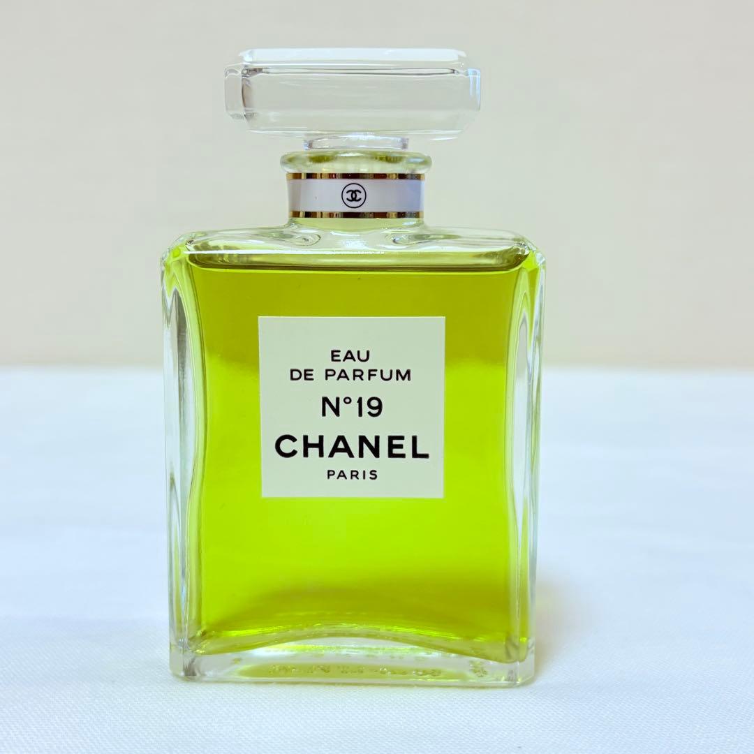 ねずみたち新品　シャネル N°19 オーデパルファム EDP 50ml