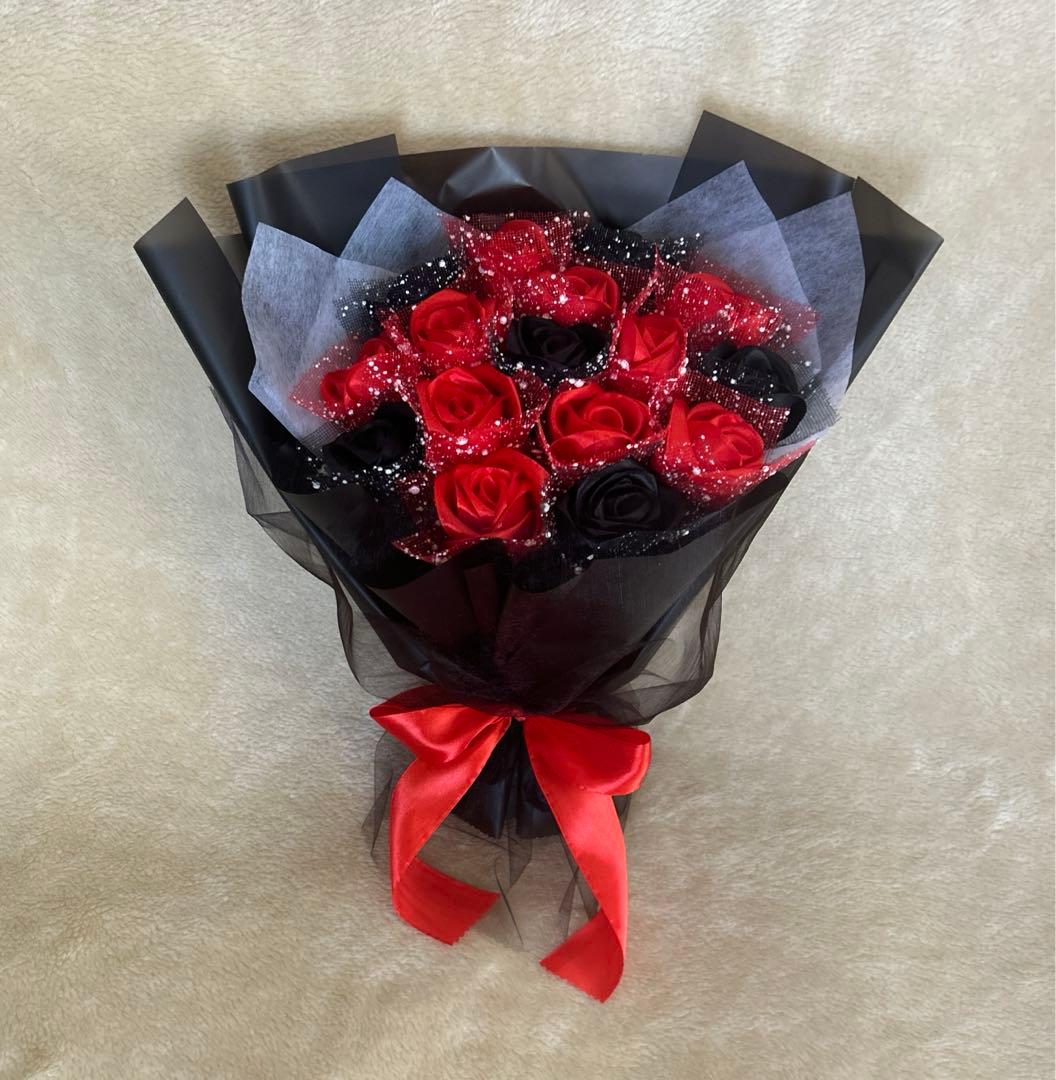 16本黒赤バラブーケ　プレゼント お祝い 枯れない花 永生薔薇　特別な人へ