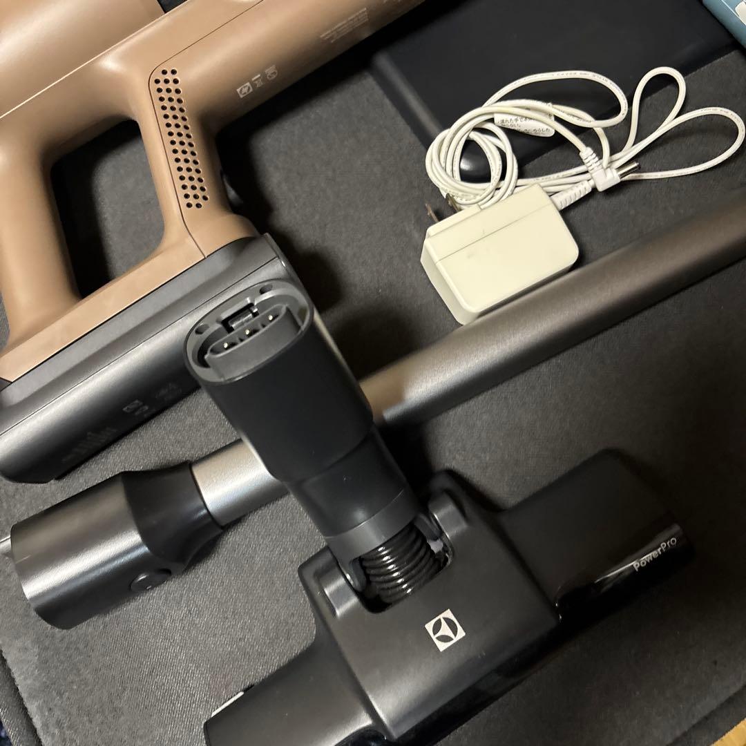 エレクトロラックス Ultimate 700 EFP71525 掃除機