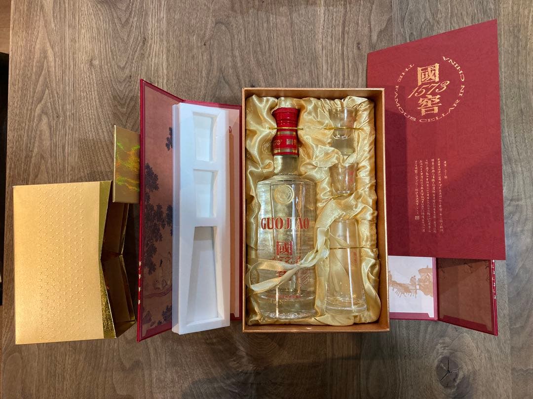 中国酒 国窖1573 濃香型白酒 375ml 52度 グラス付き