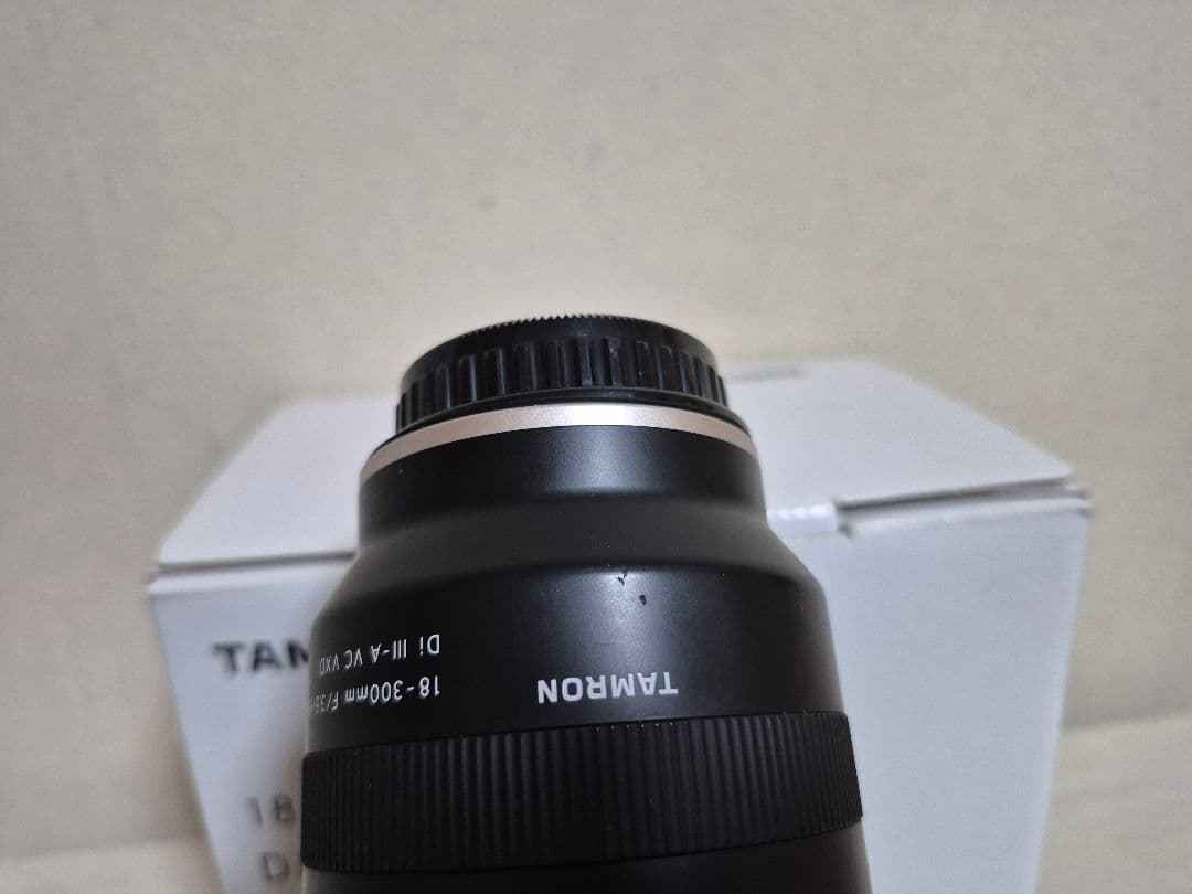 TAMRON 18-300mm F/3.5-6.3 三脚マウントリング付き