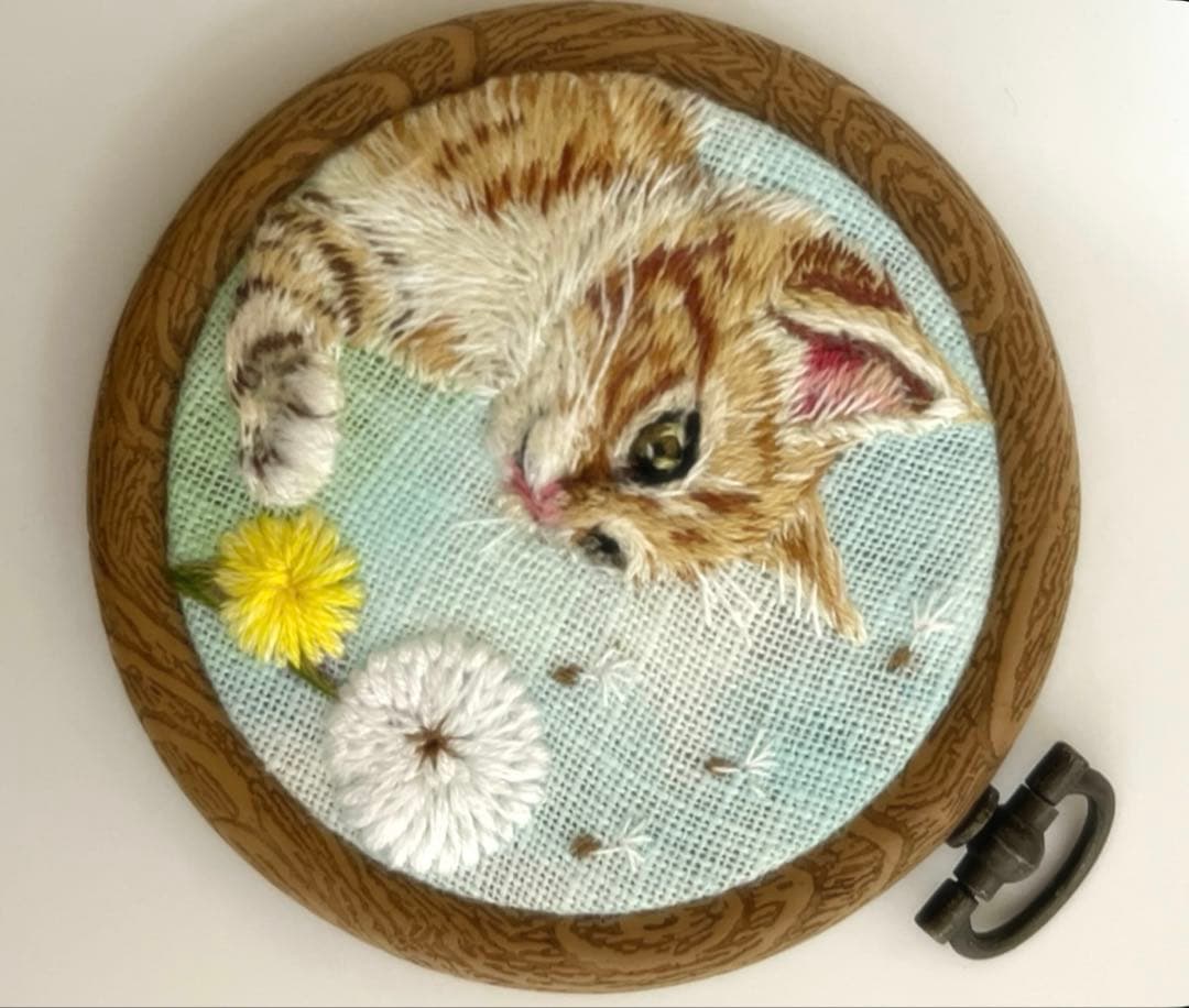 タ*ー様 ハンドメイドミニ刺繍フレーム　茶トラ猫とタンポポの綿毛