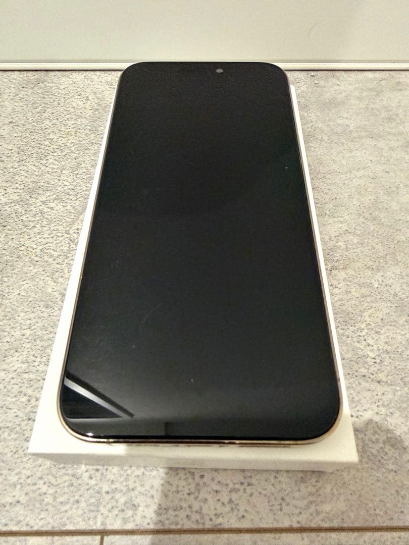 N　iPhone 14 Pro Max ゴールド