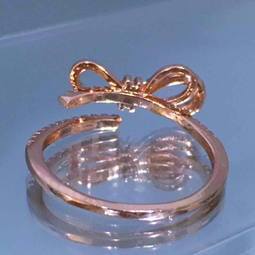 【ギフト推奨】スワロフスキー❤️18Kgf 金属アレルギー対応　上品大人かわいい