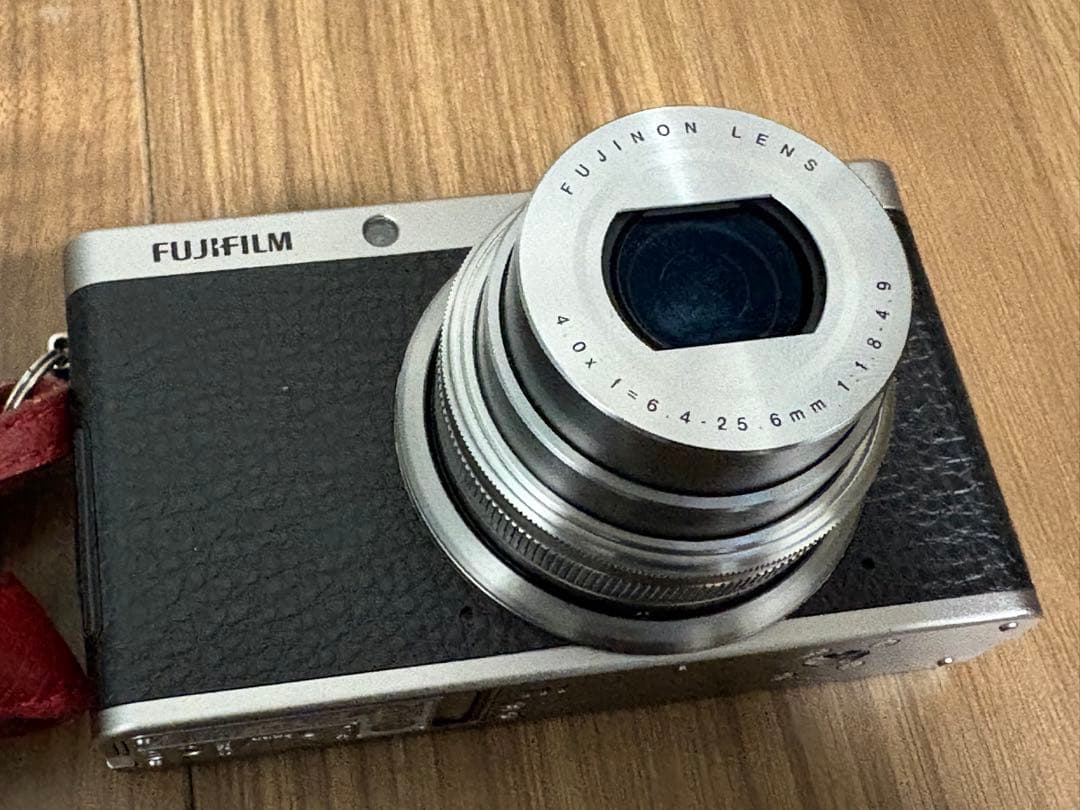 Fujifilm xf1 富士フィルム コンパクトデジタルカメラ
