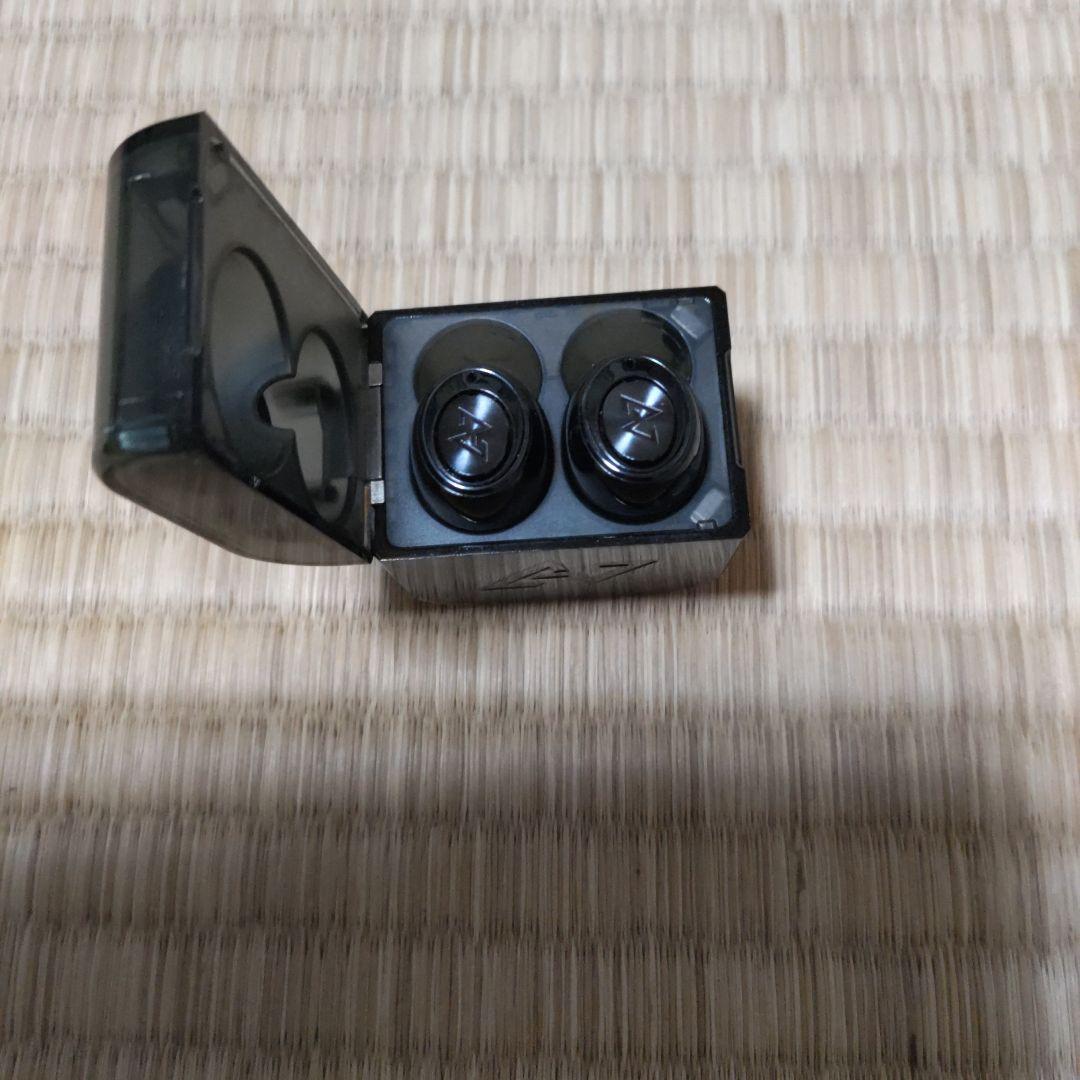 ブラック ワイヤレスイヤホン 充電ケーブル付き