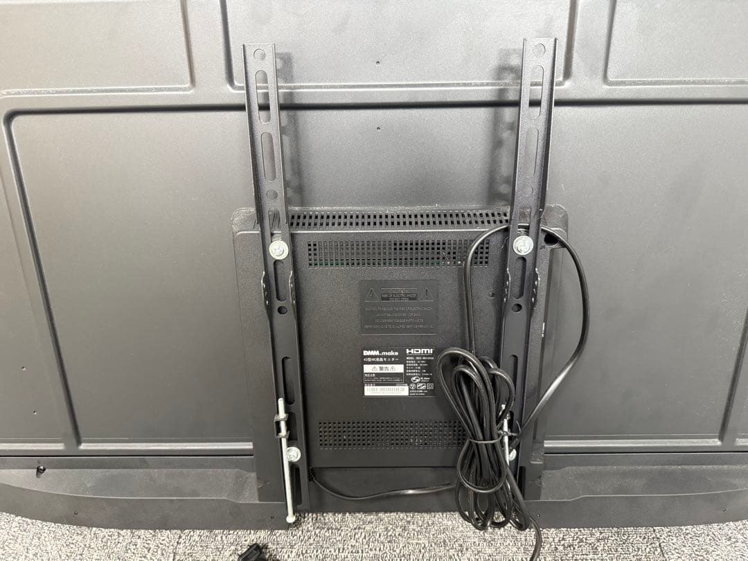 TG353☆DMM.make☆4K☆モニター☆23年☆43インチ☆壁掛け金具付き