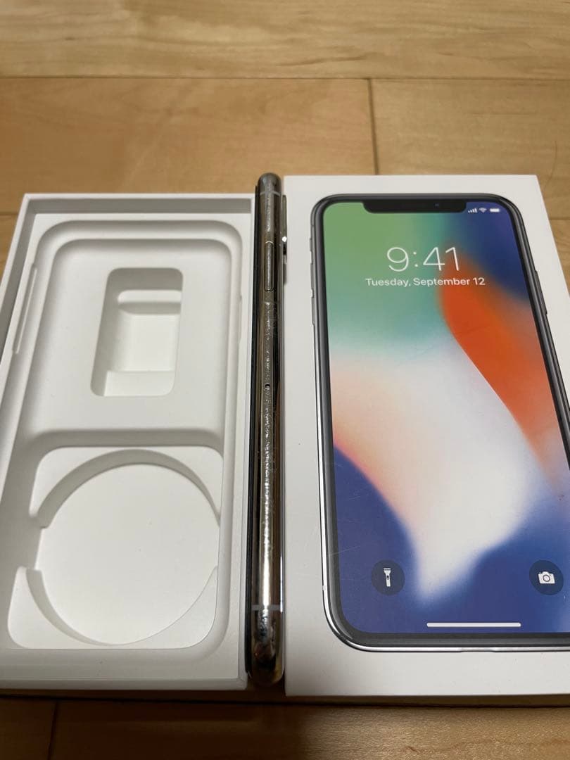 iPhone X 64GB NQAY2J/A カバー付