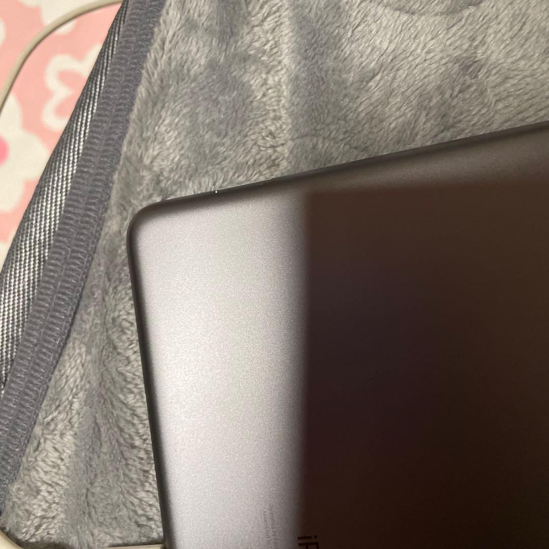 【美品】Apple iPad 10.2インチ 第９世代 シルバー/64GB