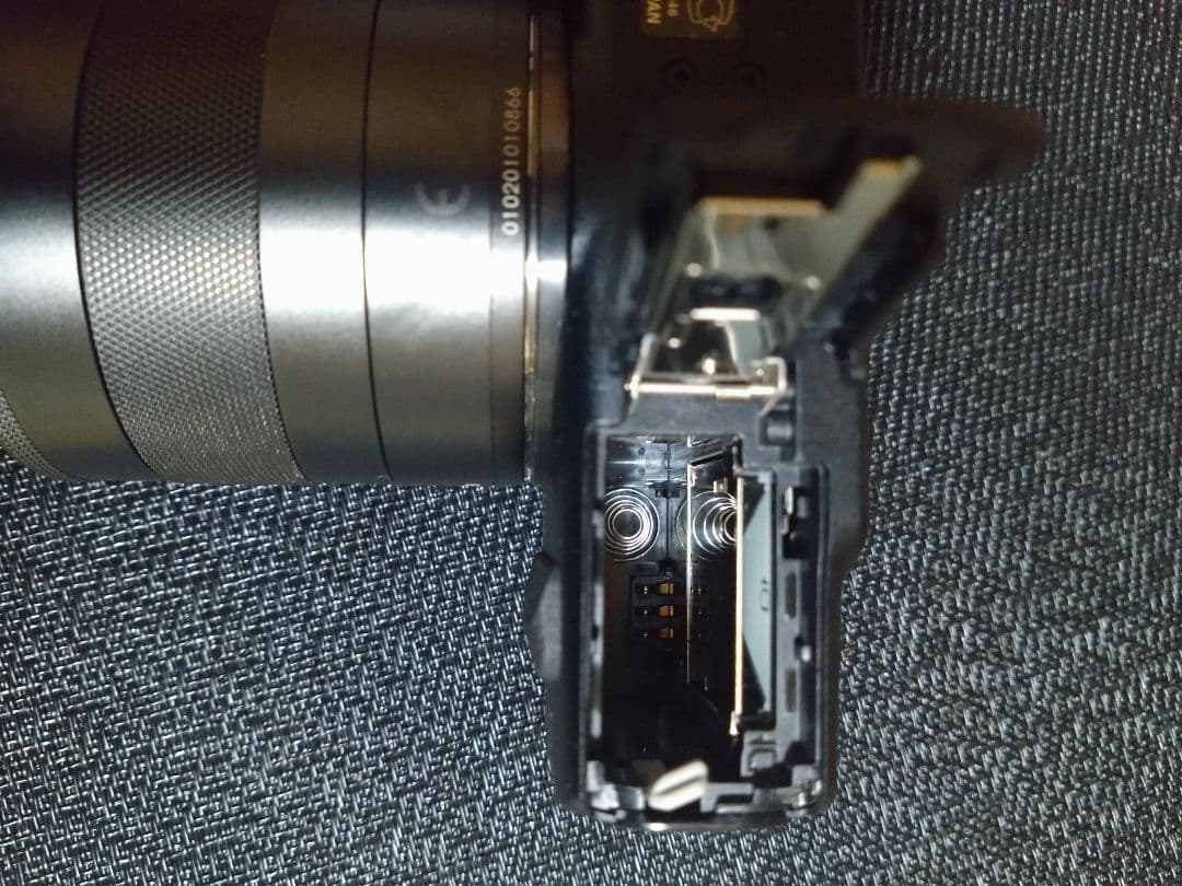 Canon EOS M ミラーレスカメラ EF-M 18-55mm 22mm