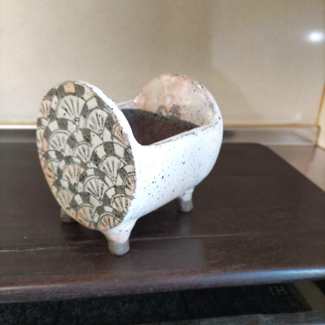 盆栽鉢、植木鉢、黎鳳の奥様 、「片岡美津江」 、つづみ型の車紋鉢、落款あり、